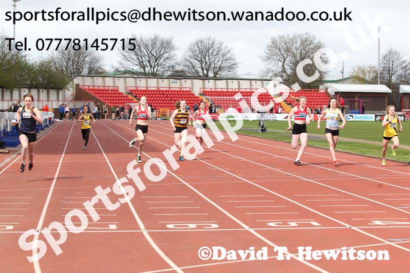 Girls 100 metres, Gateshead Open Medal Meeting. Photo: David T. Hewitson/Sports for All Pics